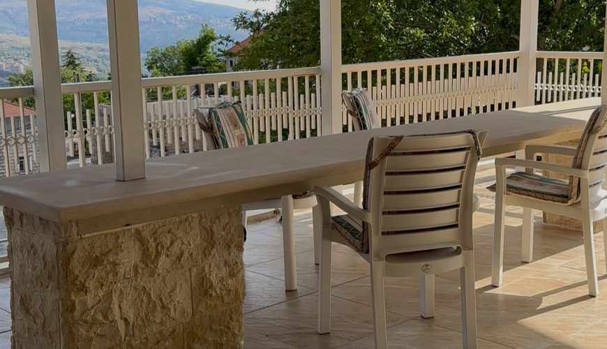 Apartment with Terrace – Ehden