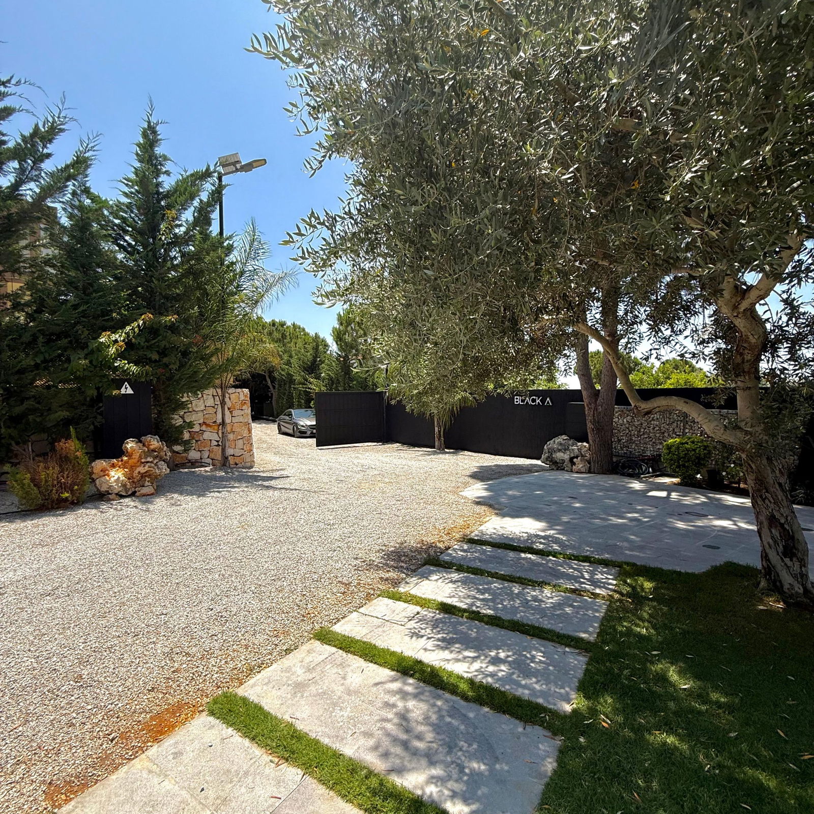 Luxurious Guesthouse with Pool – Bebliyeh, Saida
