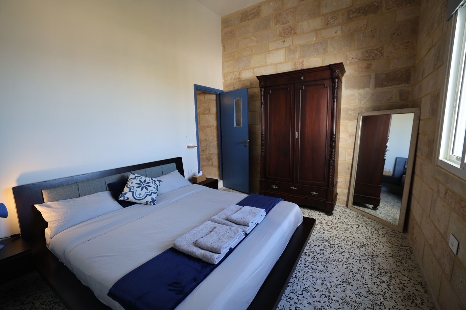 Sea View Room in a Guesthouse – Anfeh