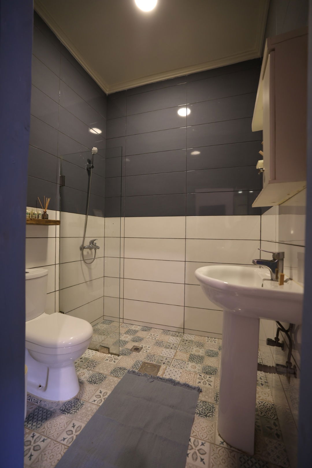 Twin Room in a Guesthouse – Anfeh