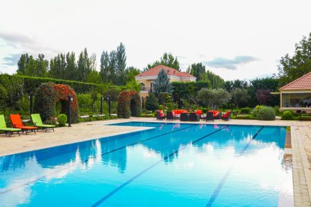 Luxurious Guesthouse with Private Pool – Bar Elias, Bqaa
