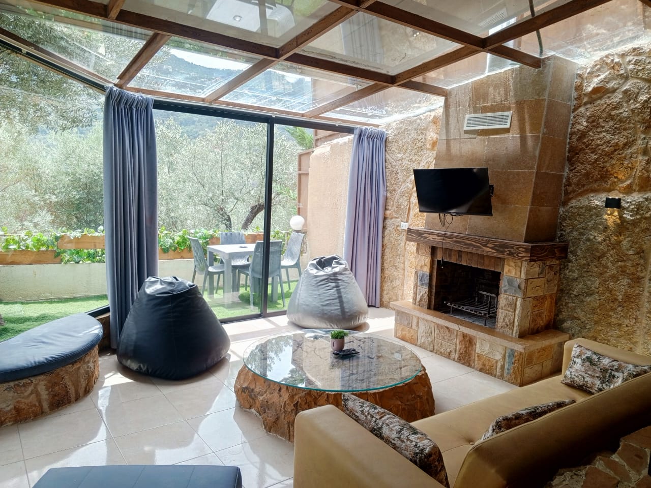 Guesthouse with Private Pool – Kfarmatta, Chouf