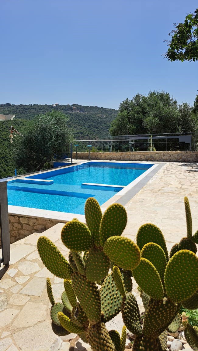 Chalet with Private Pool – Jrabta, Batroun