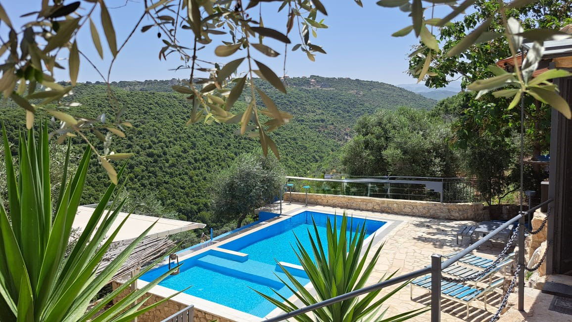 Chalet with Private Pool – Jrabta, Batroun