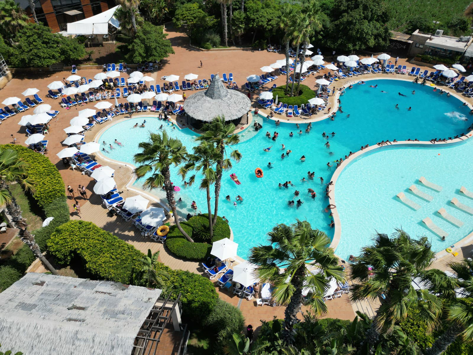 Beach Resort – Sour