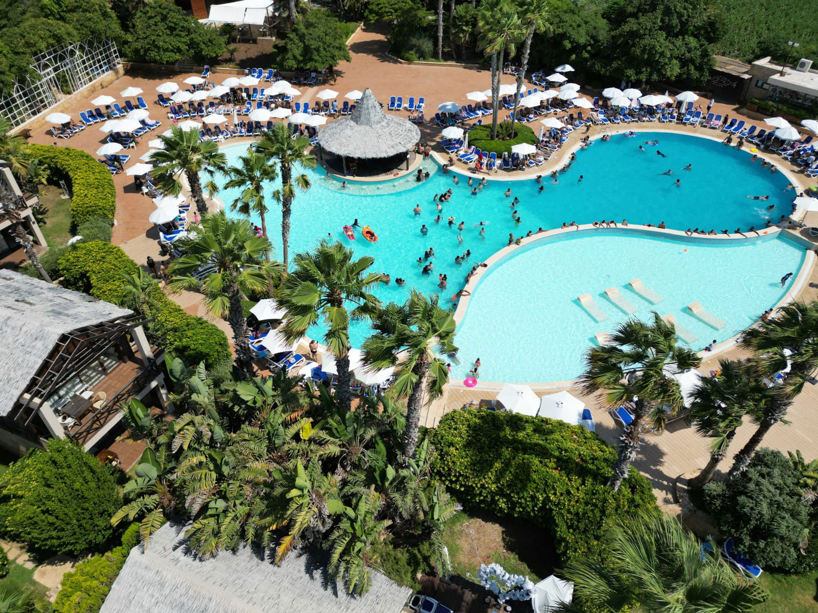 Beach Resort – Sour
