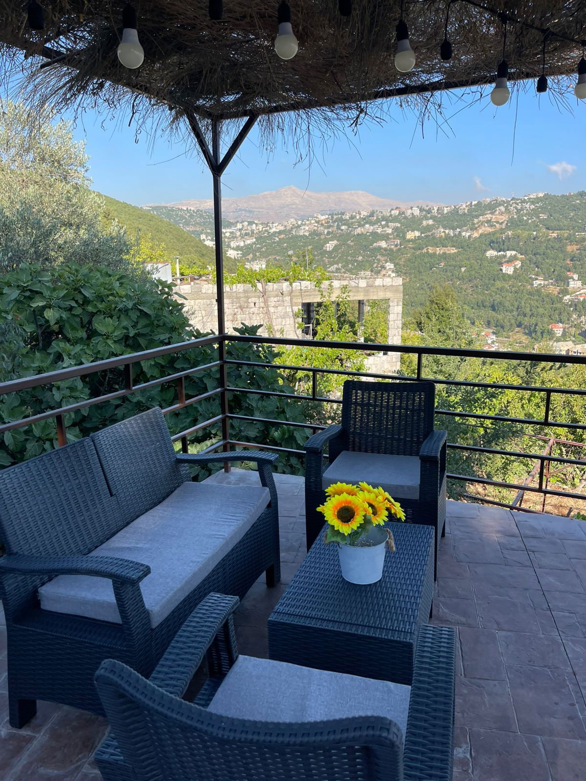 Bungalow with Private Pool – Achqout, Keserwan