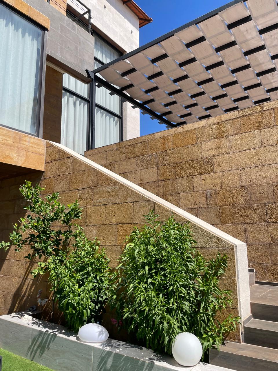 Three Floors Villa with Private Pool – Btetir, Bhamdoun
